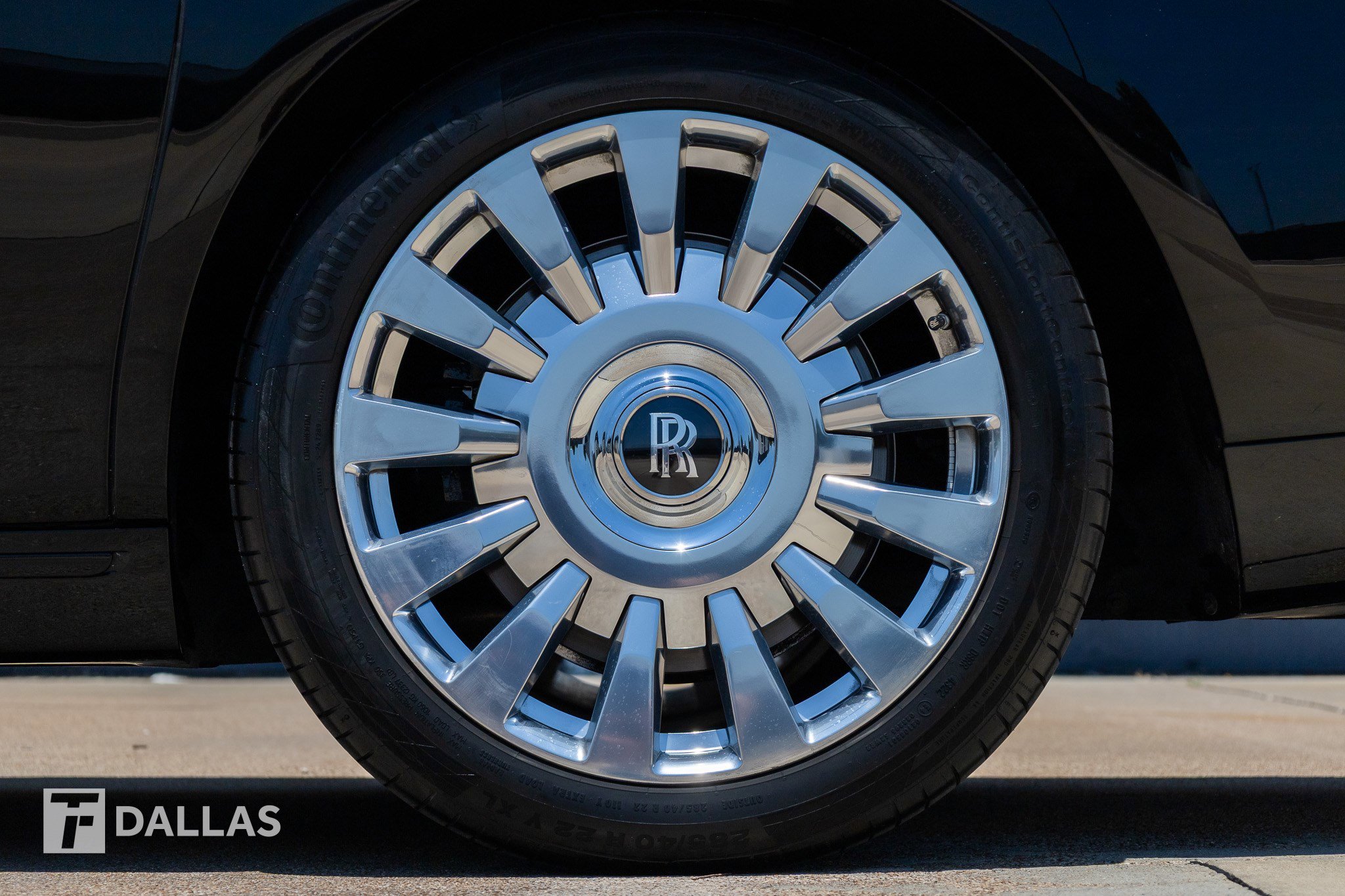 Used 2023 Rolls-Royce Phantom Extended Wheelbase RWD image 9