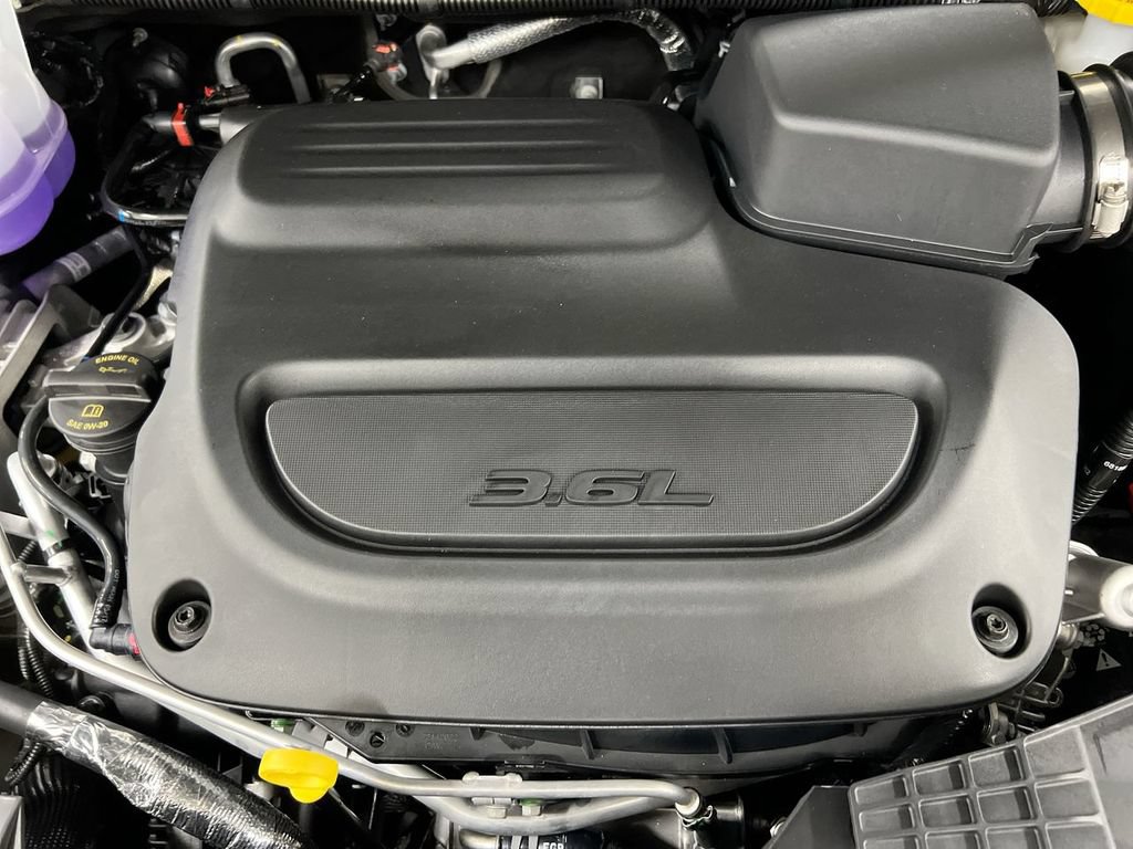 Used 2023 Chrysler Pacifica Touring-L w/ Uconnect Theater Family Group AWD/4WD image 26