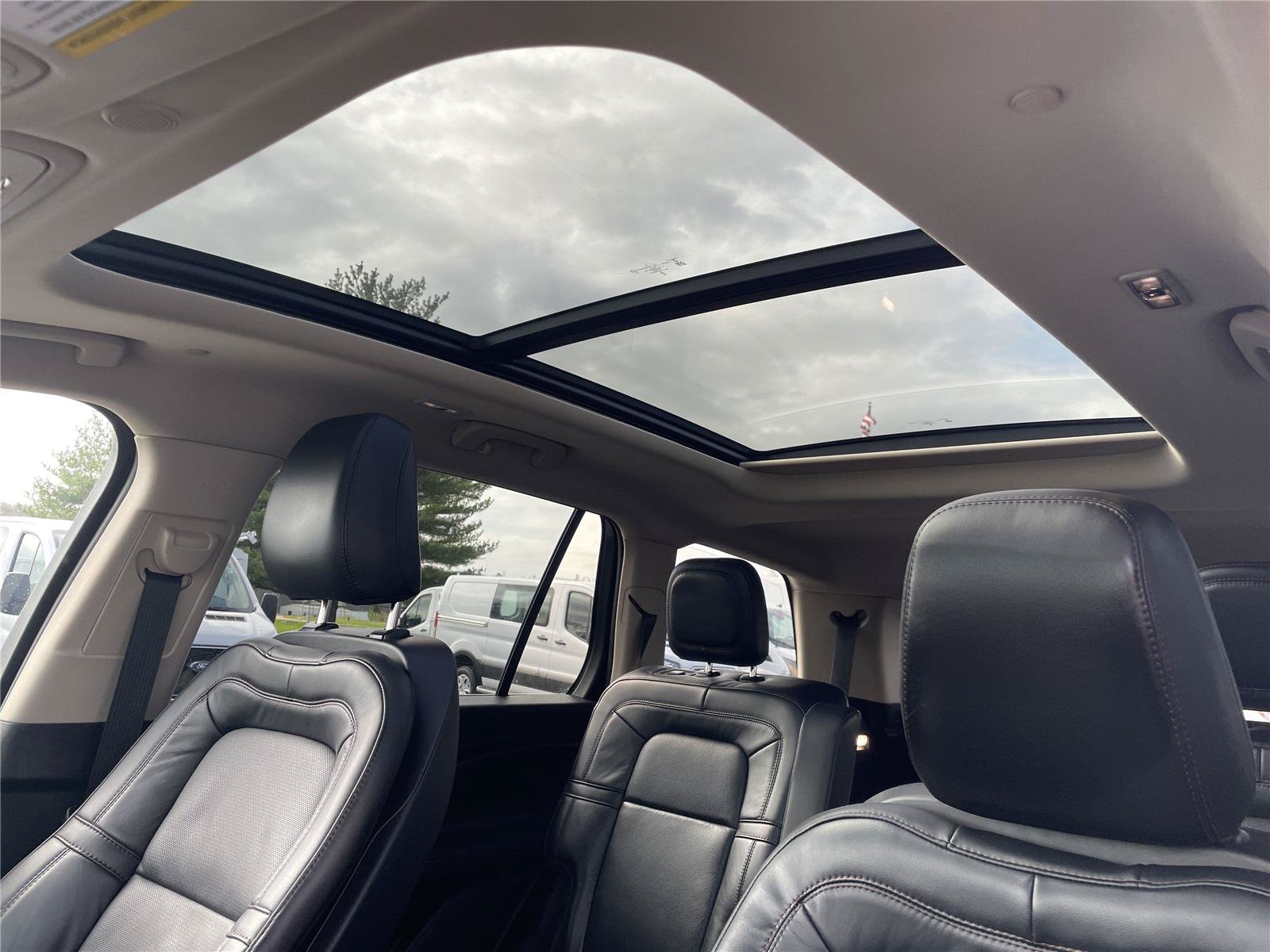 Used 2023 Lincoln Aviator Reserve AWD/4WD image 31