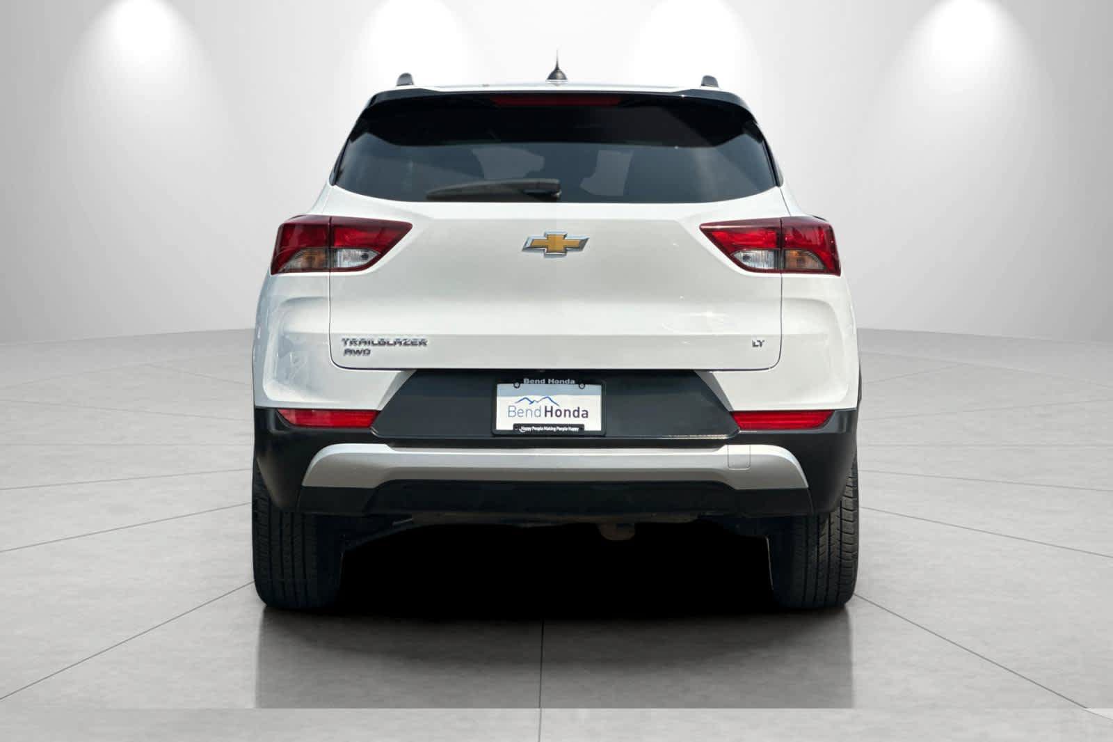 Used 2025 Chevrolet TrailBlazer LT AWD/4WD image 7