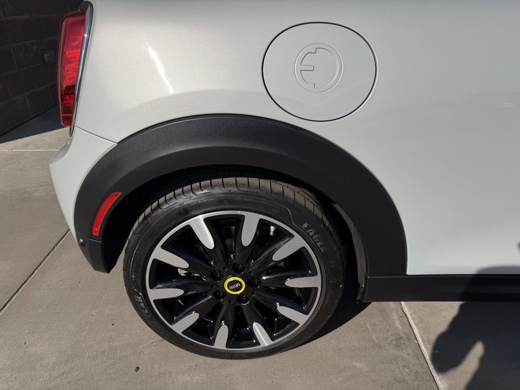 Used 2023 MINI Cooper SE image 15