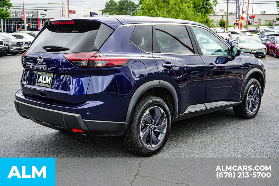 Used 2026 Nissan Rogue SV FWD image 5