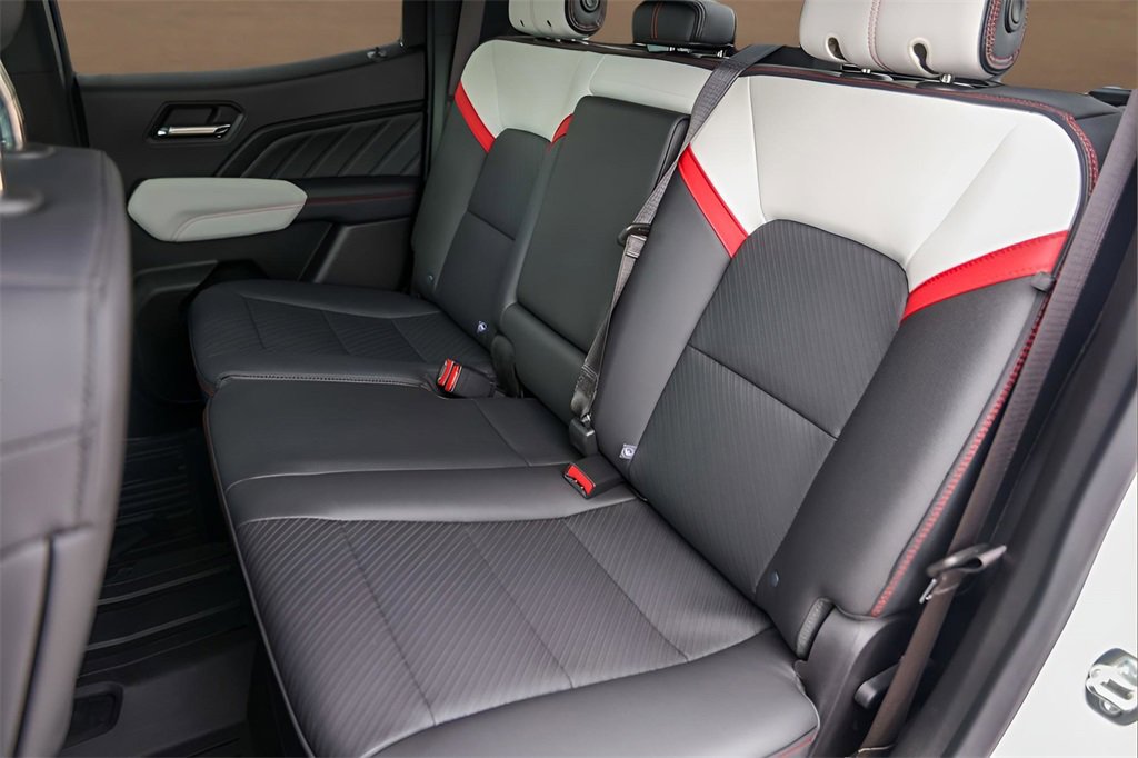 Used 2024 GMC Canyon AT4X image 26