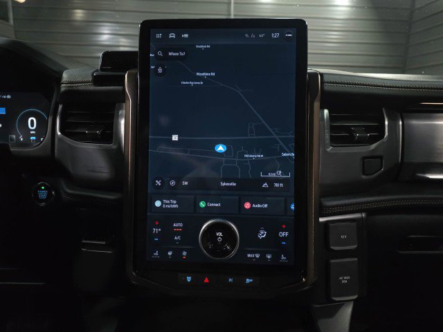 Used 2022 Ford F150 Lightning Lariat image 27