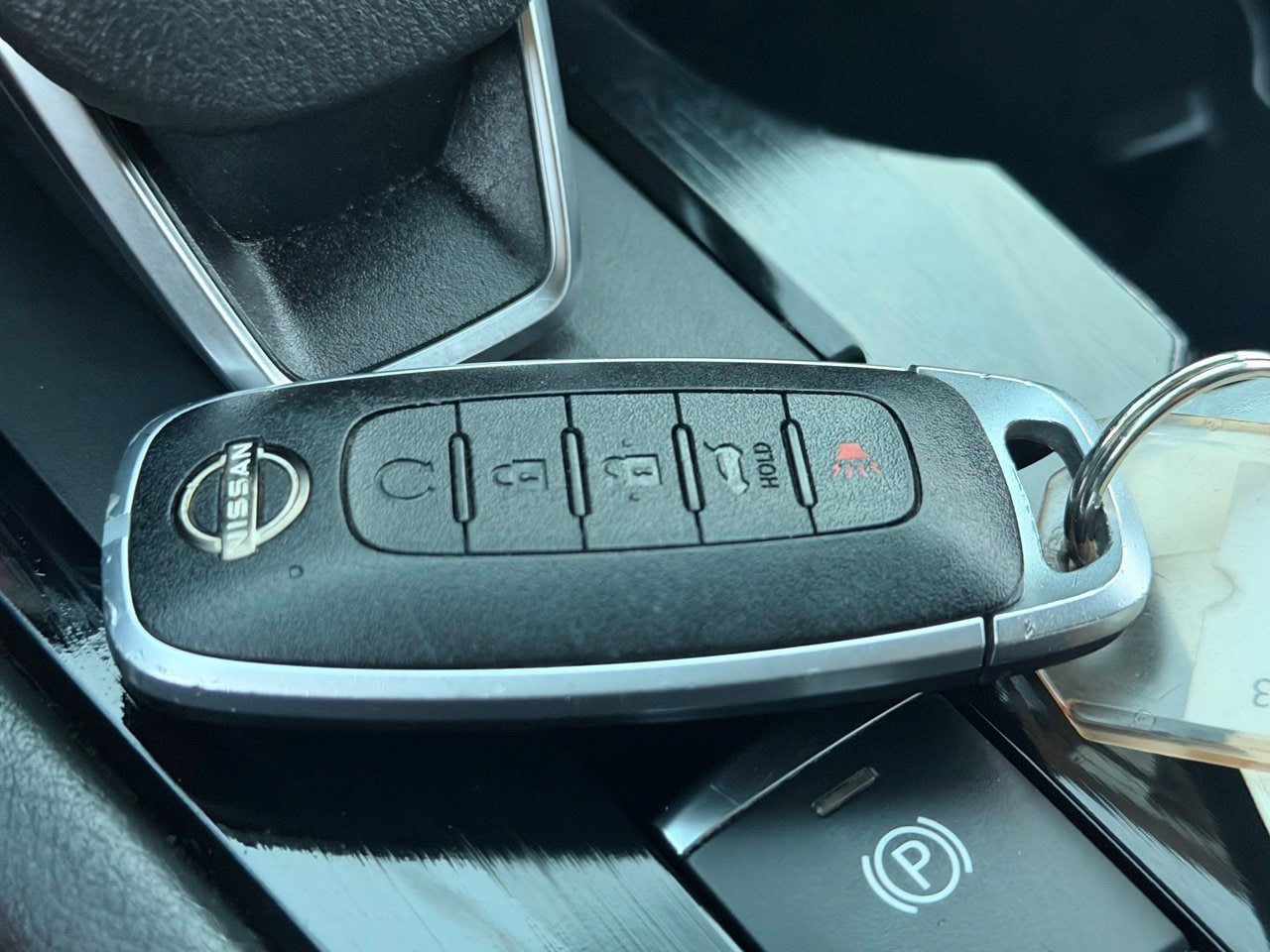 Certified 2025 Nissan Rogue SV FWD image 39