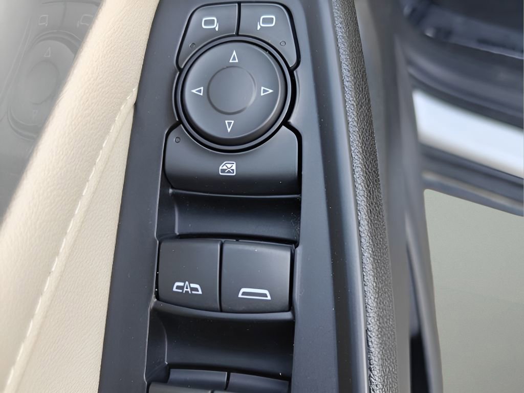 Used 2023 Chevrolet Traverse LT w/ LPO, Floor Liner Package image 24