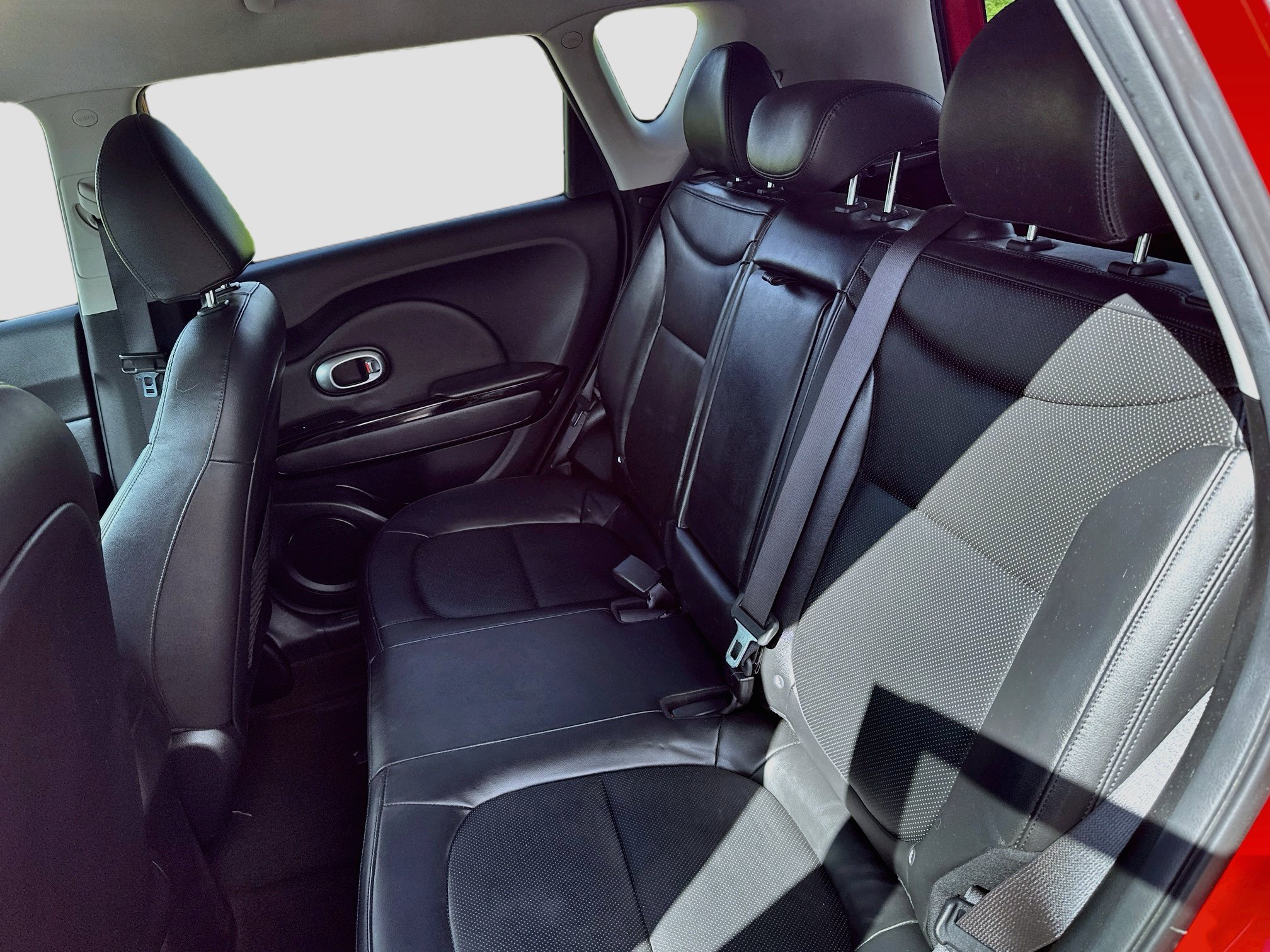 Used 2016 Kia Soul ! FWD image 26