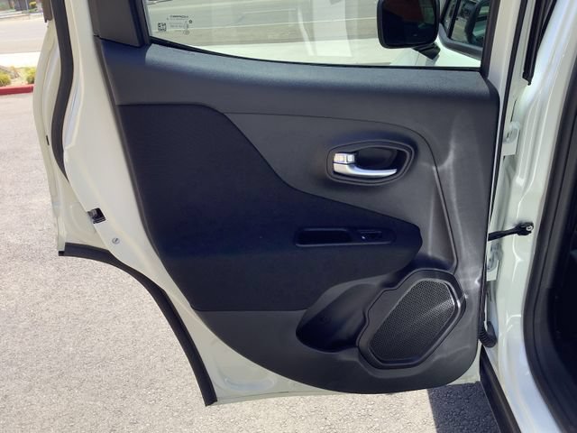 Used 2021 Jeep Renegade Latitude FWD image 24