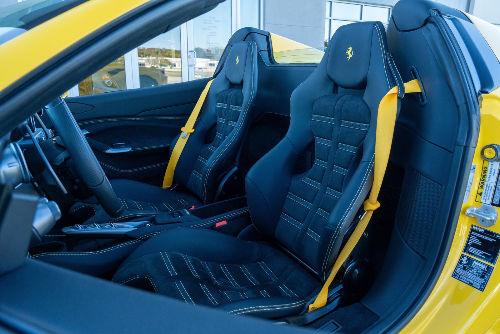 Certified 2022 Ferrari F8 Tributo RWD image 32