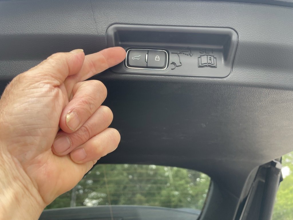 Certified 2022 Ford Explorer XLT image 21