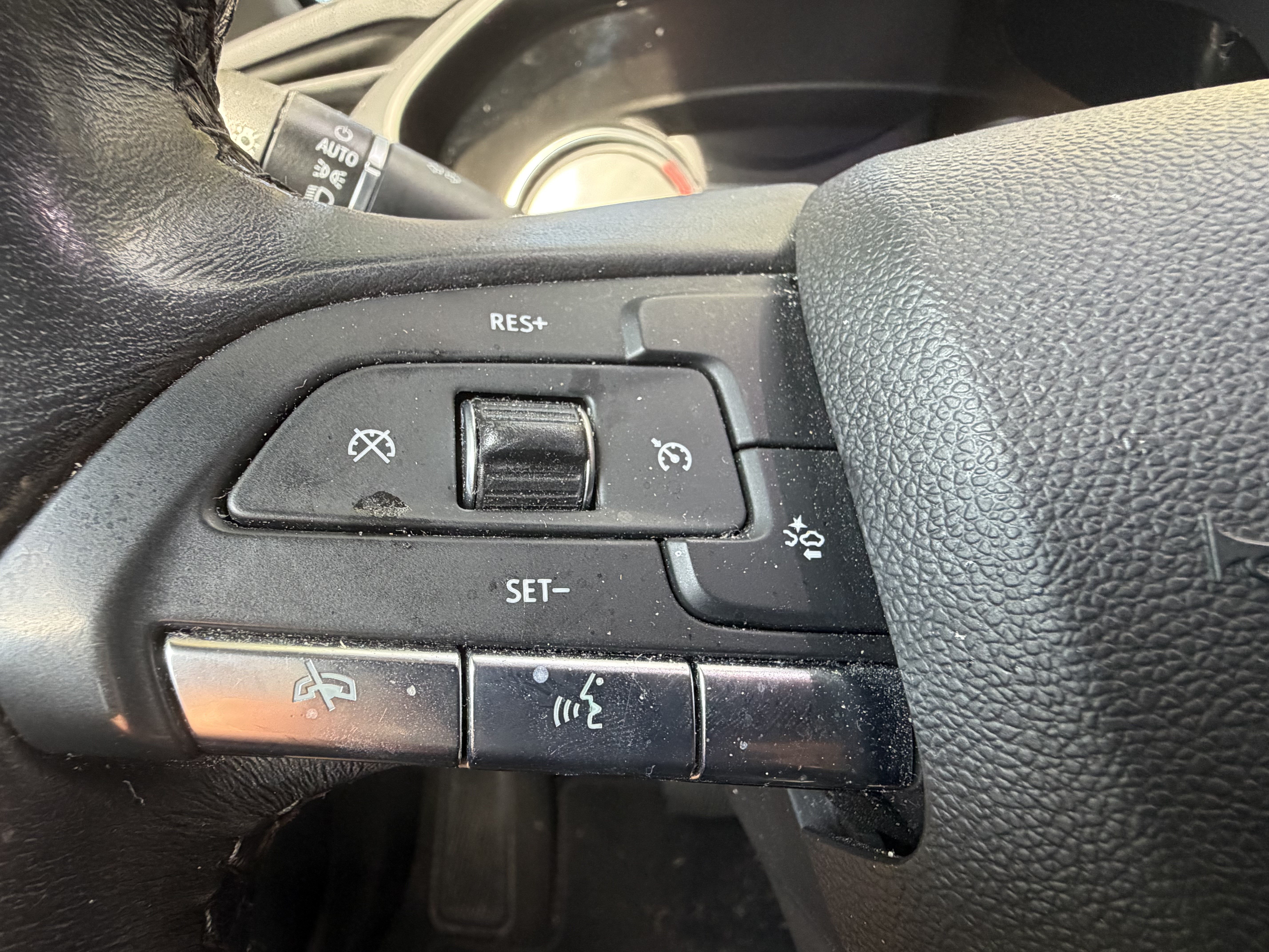 Used 2021 Cadillac XT4 Premium Luxury AWD/4WD image 19
