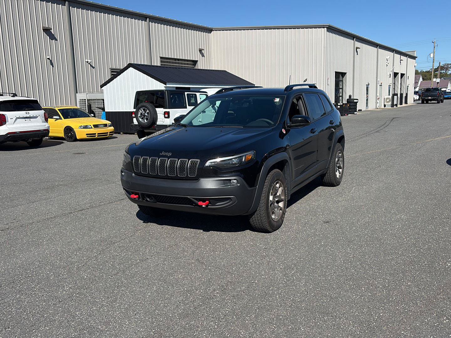 Used 2022 Jeep Cherokee Trailhawk w/ Premium Leather Package AWD/4WD image 10