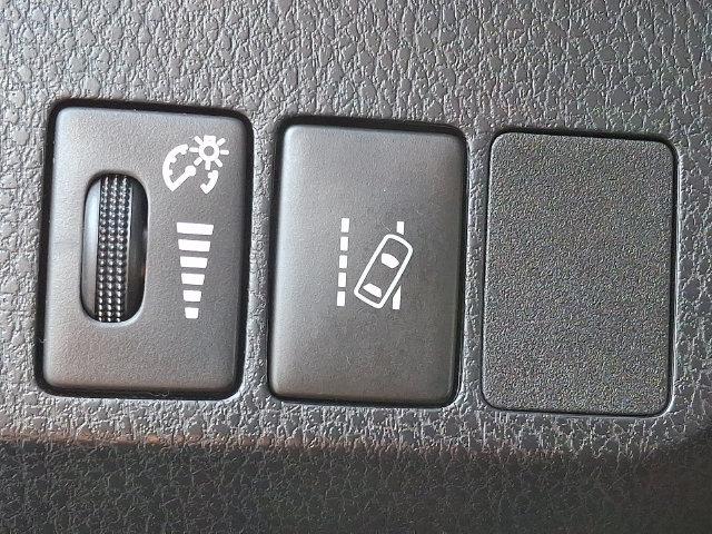 Used 2018 Toyota RAV4 XLE AWD/4WD image 26