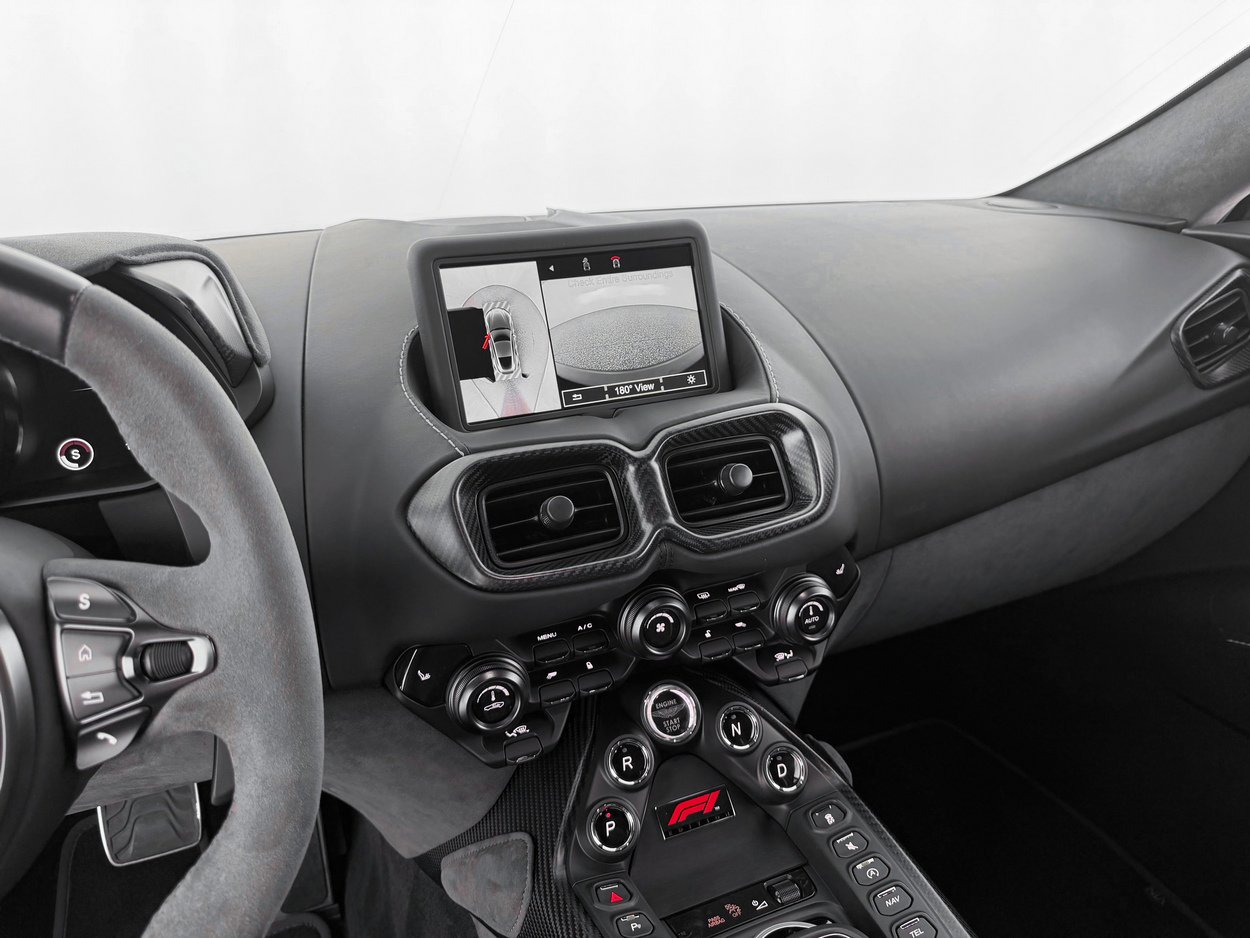 Used 2022 Aston Martin V8 Vantage Coupe image 20