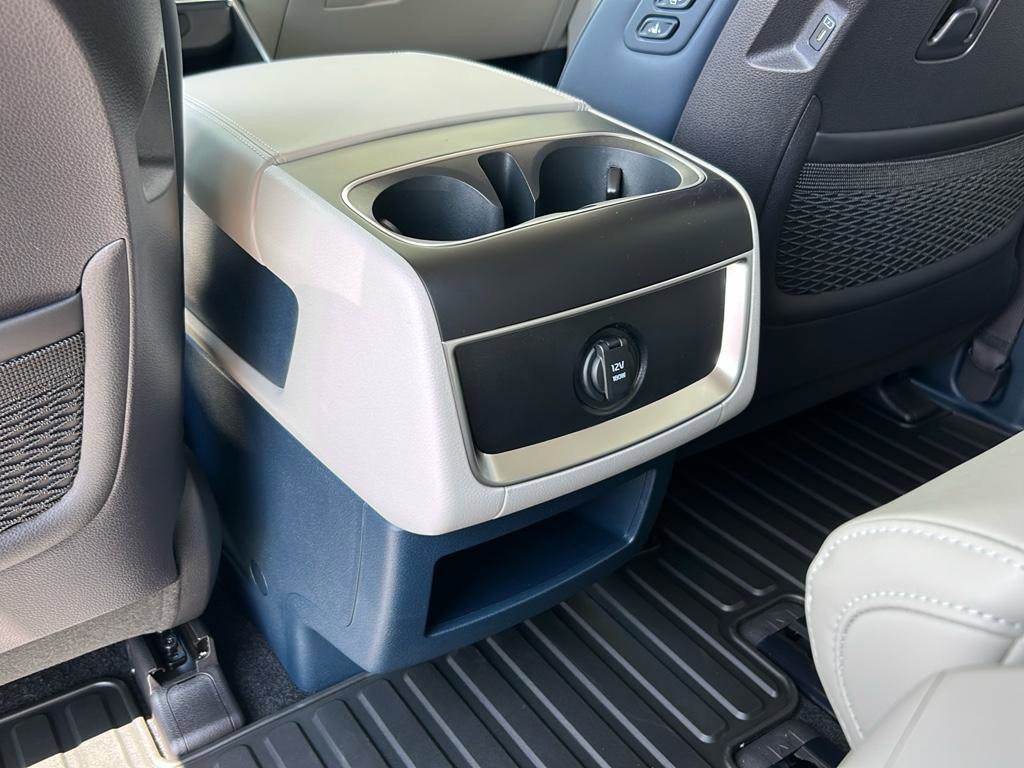 New 2026 Kia Carnival EX image 17