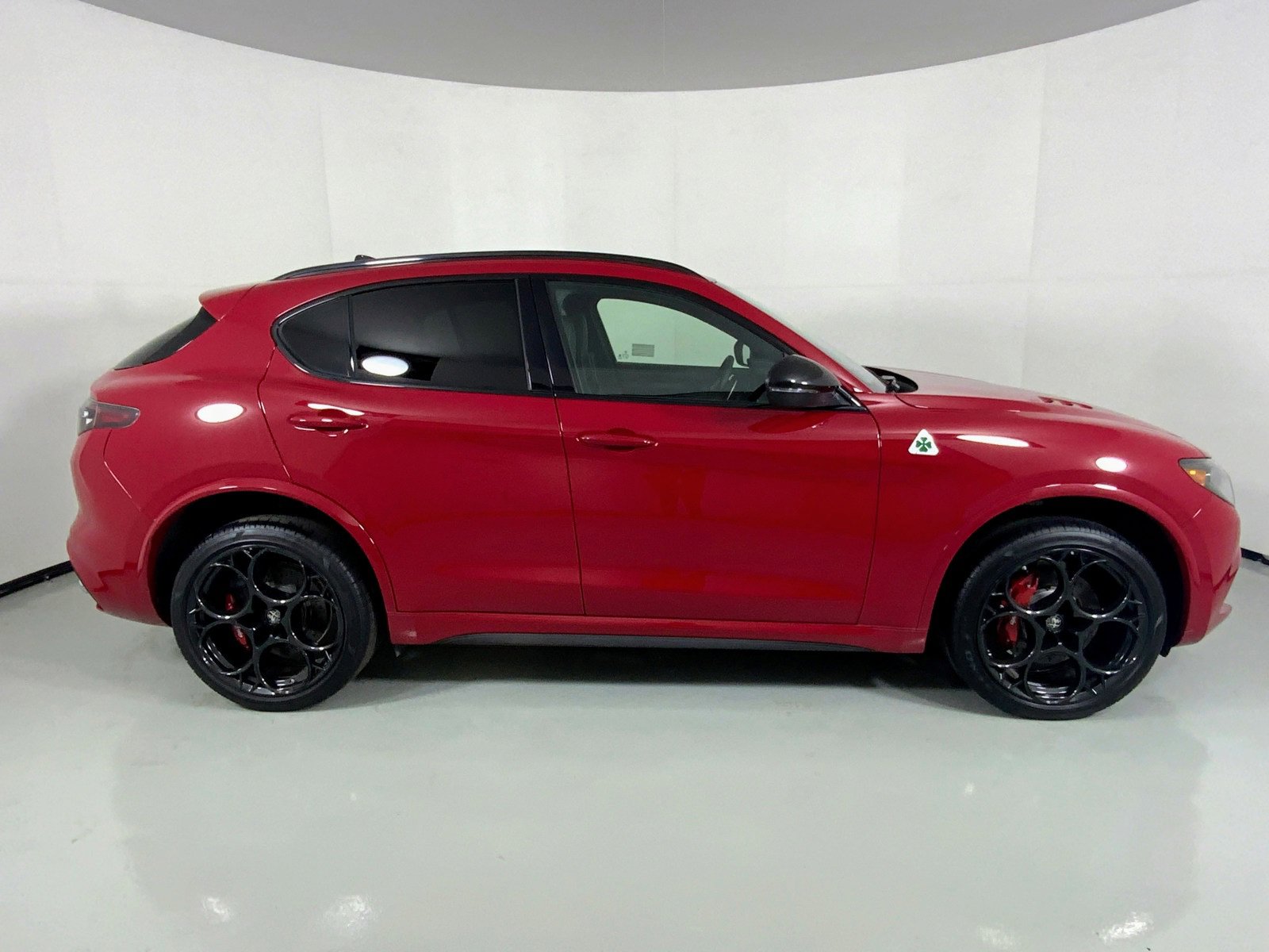 Used 2024 Alfa Romeo Stelvio Quadrifoglio w/ Active Assist Plus Package image 4