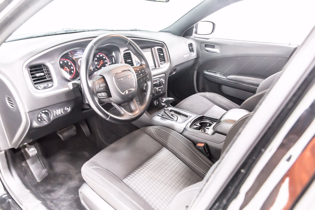 Used 2021 Dodge Charger SXT w/ Blacktop Package RWD image 27
