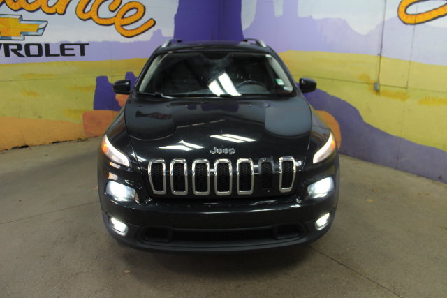 Used 2015 Jeep Cherokee Latitude w/ Comfort/Convenience Group AWD/4WD image 3