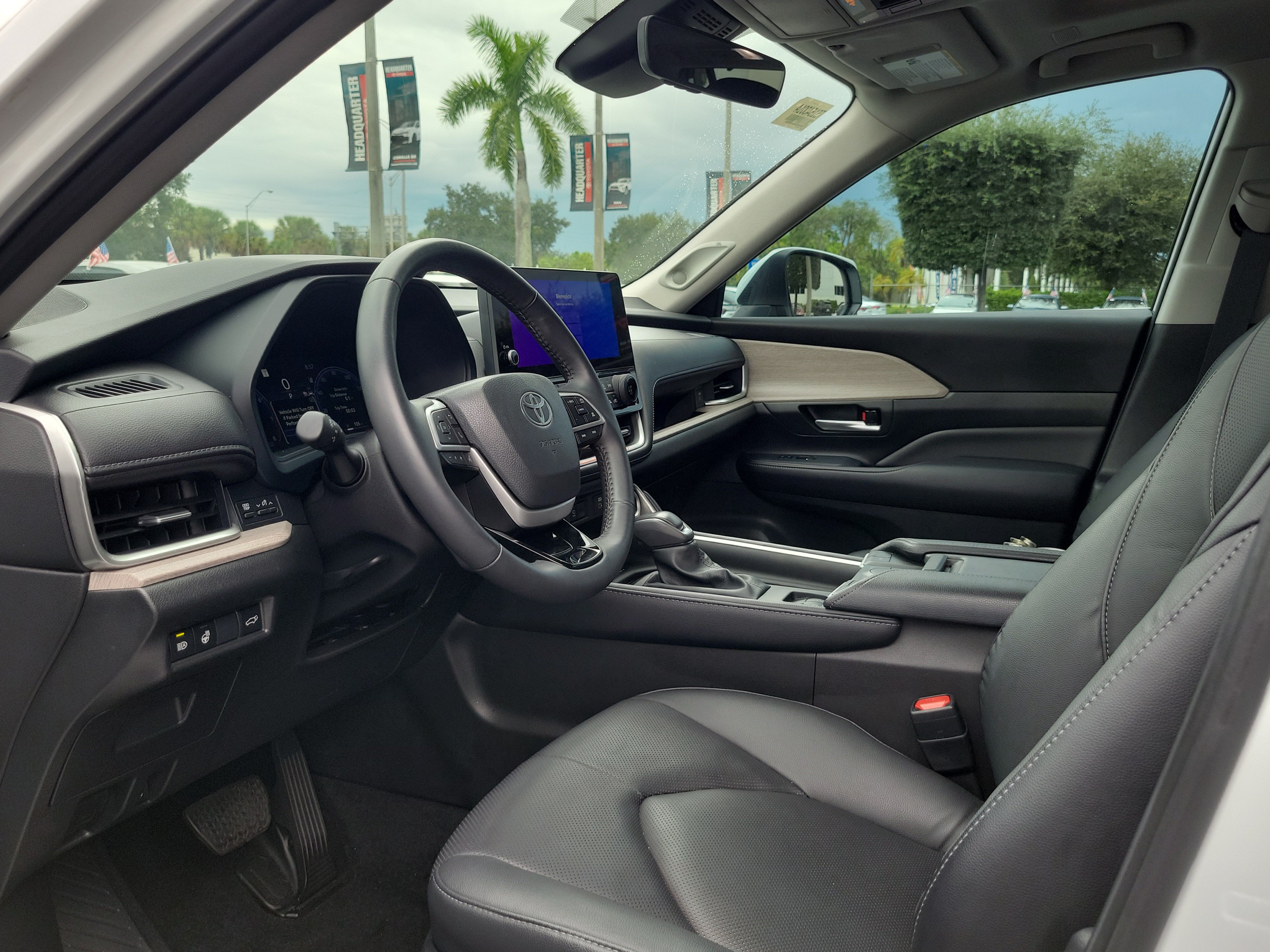 Used 2025 Toyota Grand Highlander FWD image 19