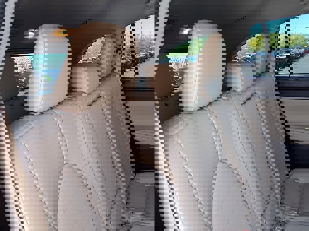 Used 2023 Toyota Highlander XLE image 24