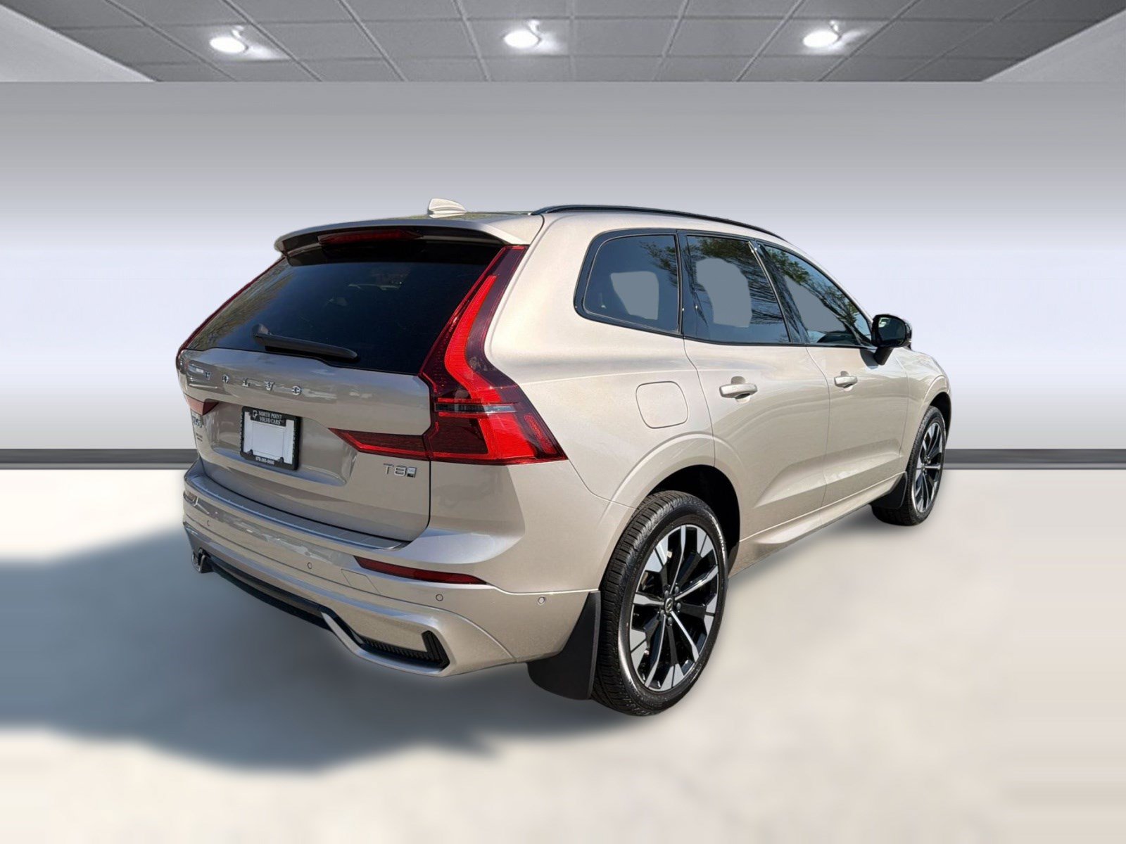 New 2026 Volvo XC60 T8 Plus w/ Climate Package AWD/4WD image 9
