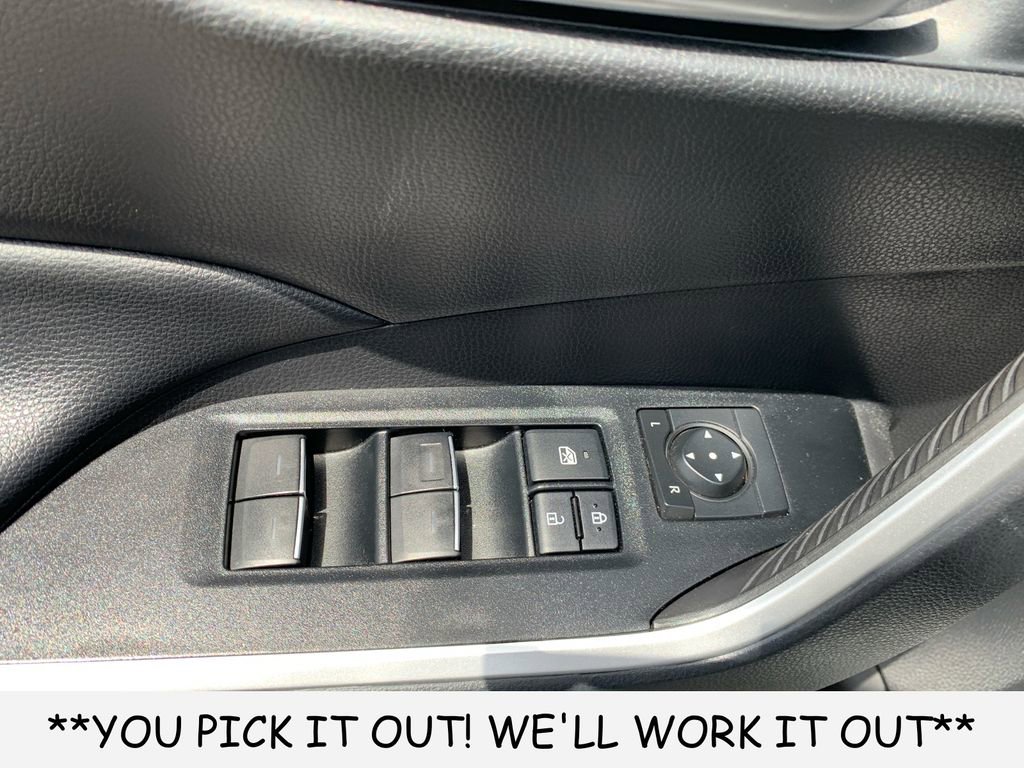 Used 2025 Toyota RAV4 XLE AWD/4WD image 12