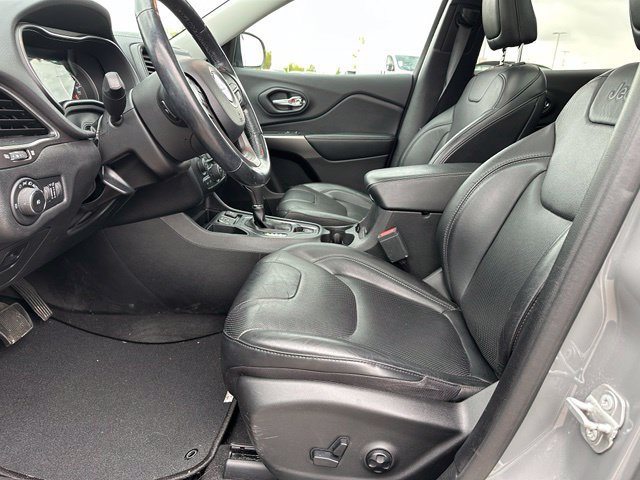 Used 2020 Jeep Cherokee Latitude Lux w/ Quick Order Package 26H Lux FWD image 16