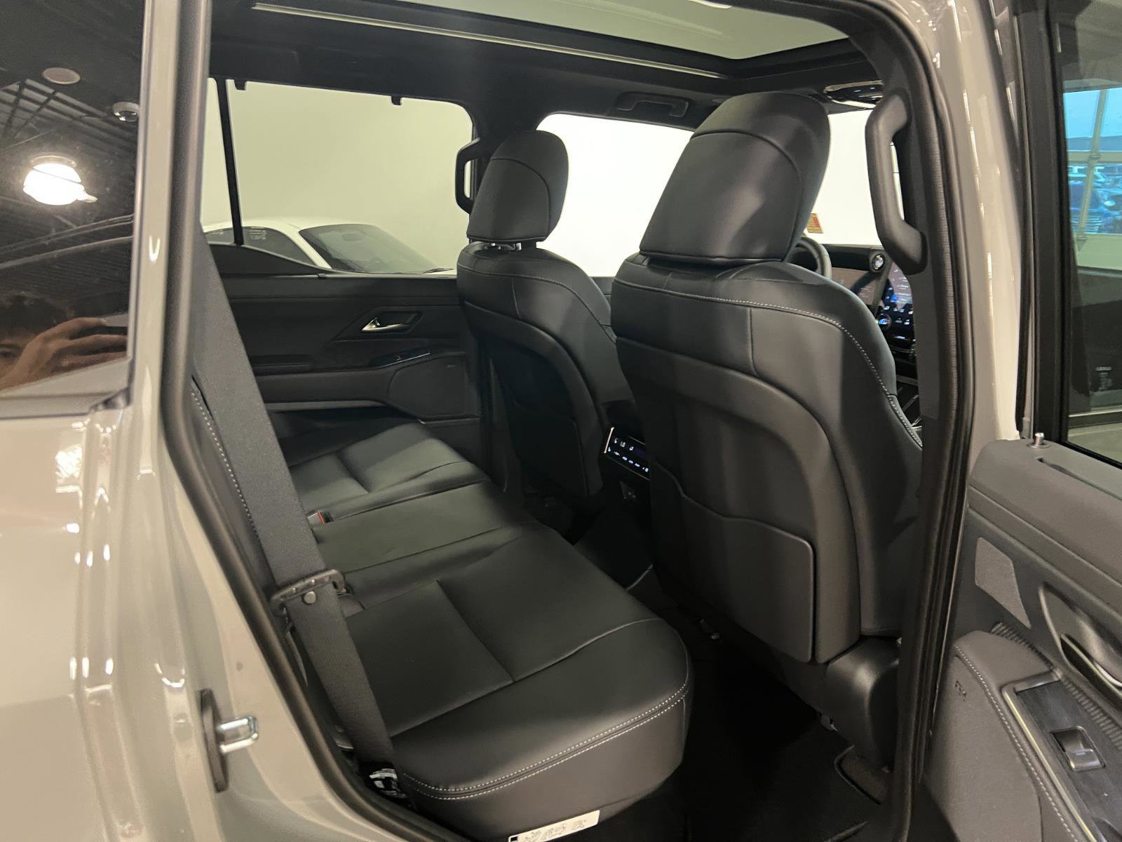 Used 2026 Lexus GX 550 w/ Cold Area Package AWD/4WD image 39