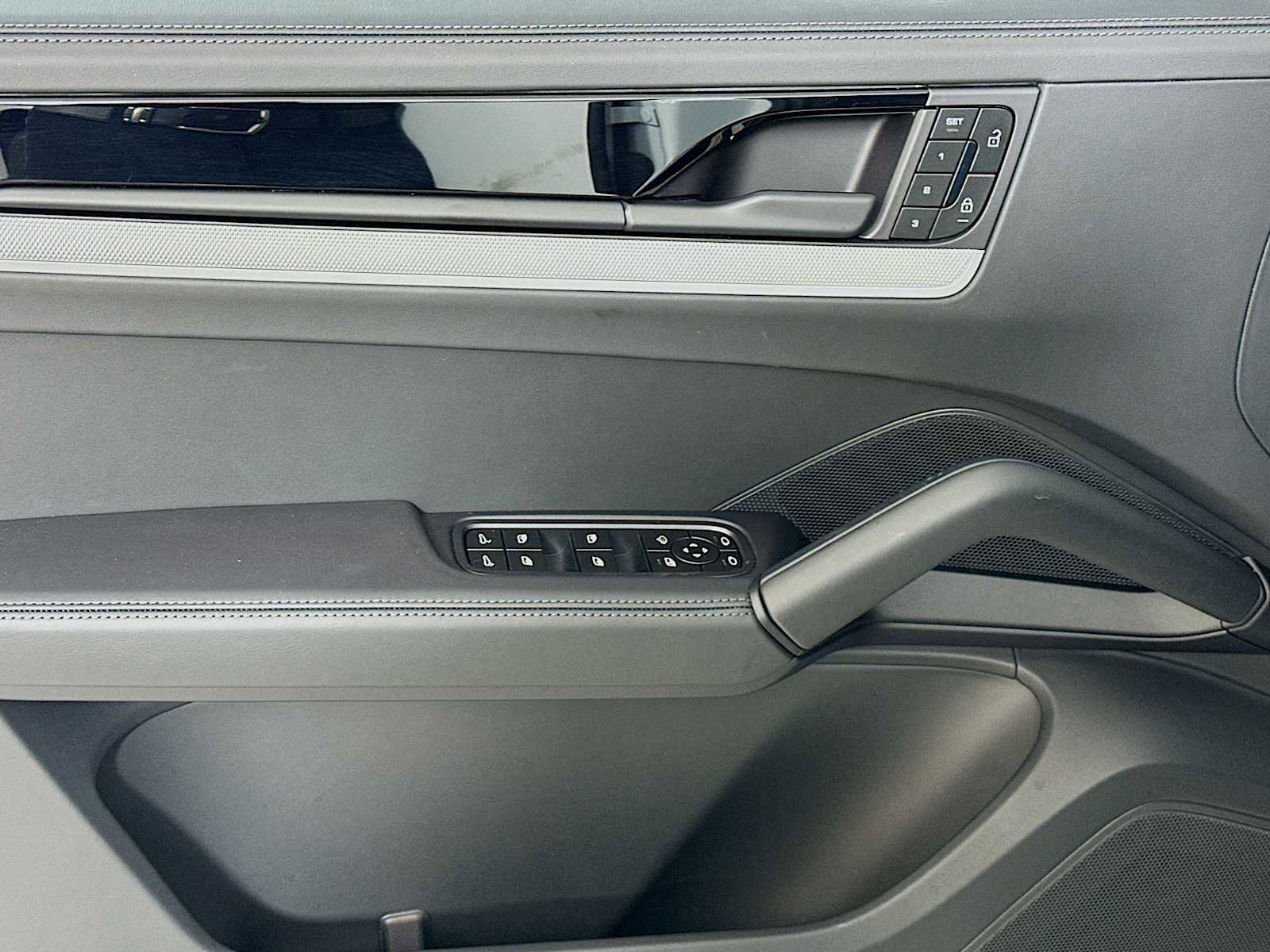 New 2026 Porsche Cayenne Coupe image 11