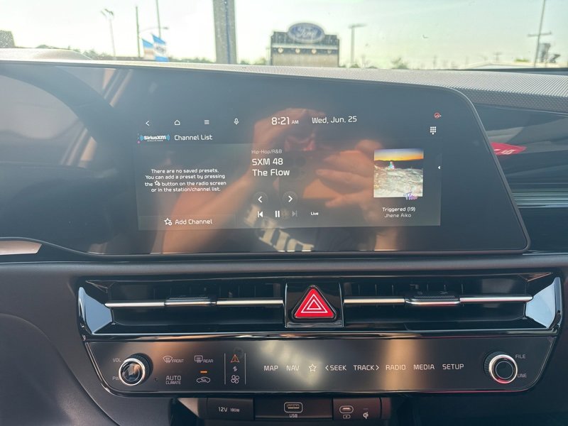 New 2025 Kia Niro EX Touring image 33