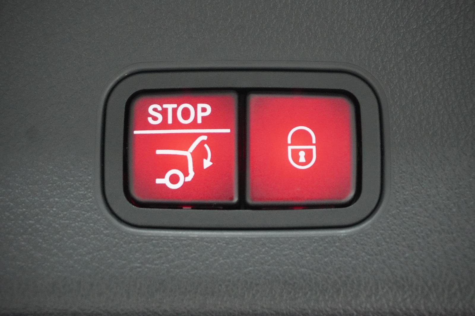 Used 2023 Mercedes-Benz GLC 300 4MATIC image 7