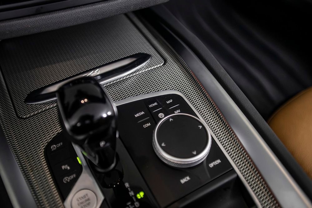 Used 2025 BMW Z4 M40i w/ Premium Package image 32