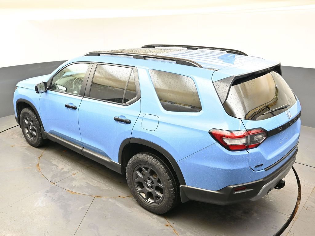 Used 2025 Honda Pilot TrailSport image 38