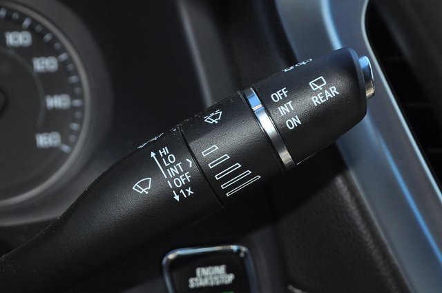 Used 2023 GMC Acadia SLE w/ Driver Convenience Package image 32