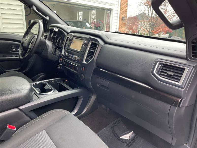 Used 2018 Nissan Titan SV w/ SV Convenience Package image 75