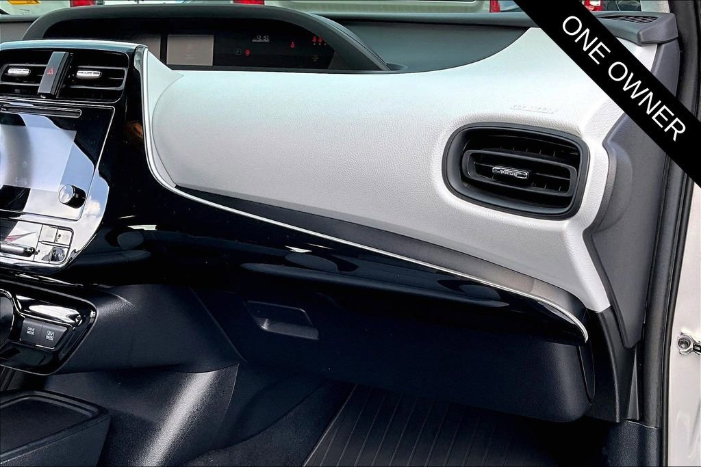 Used 2019 Toyota Prius LE image 24