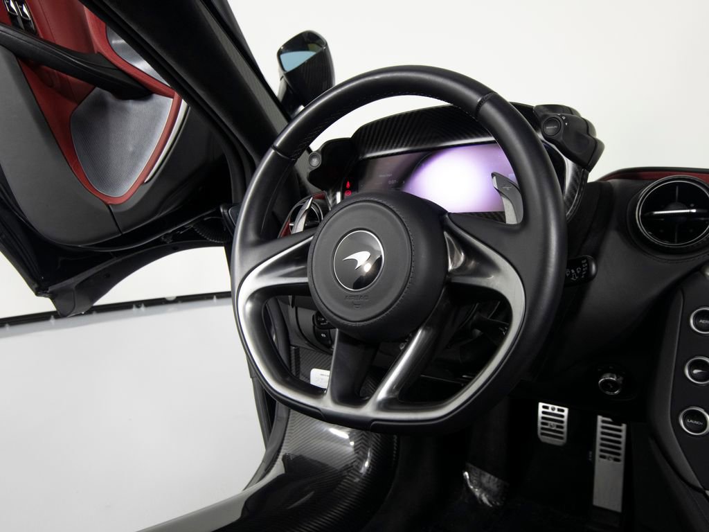 Used 2024 McLaren 750S Spider image 30