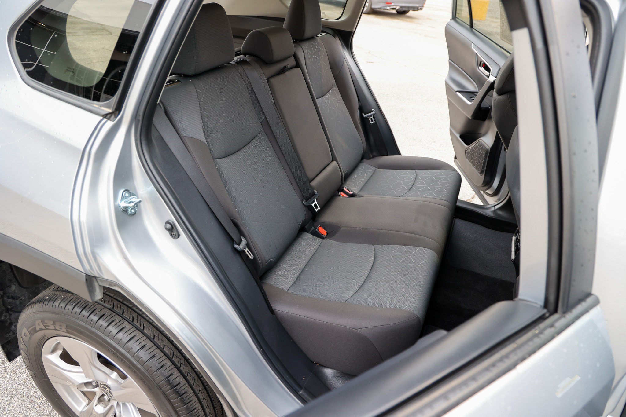 Certified 2025 Toyota RAV4 XLE FWD image 40