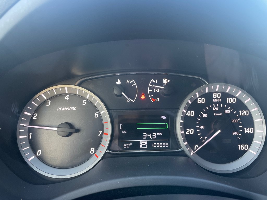 Used 2014 Nissan Sentra SV w/ SV Driver Package FWD image 16