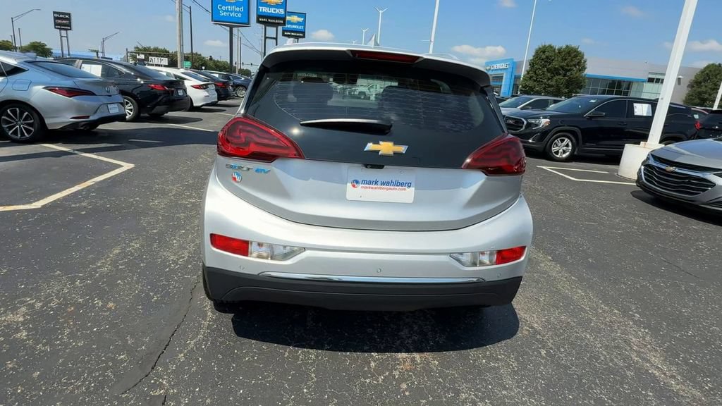 Used 2020 Chevrolet Bolt Premier w/ Infotainment Package FWD image 7