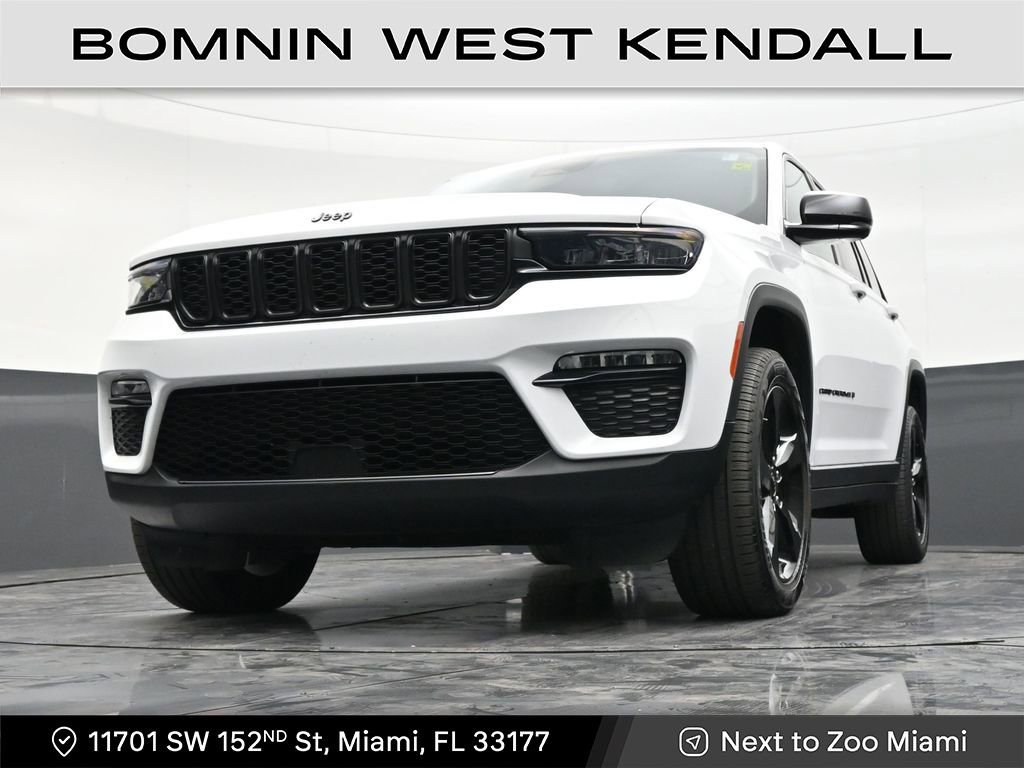 Used 2024 Jeep Grand Cherokee Limited w/ Black Appearance Package image 28