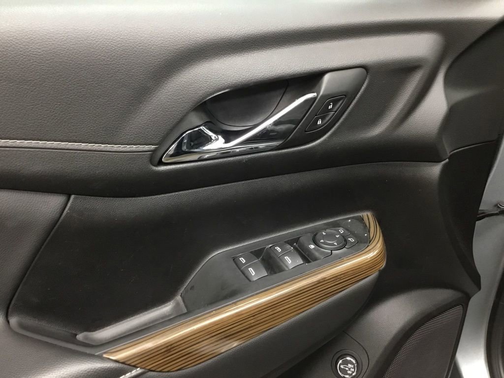 Used 2023 GMC Acadia SLE w/ Driver Convenience Package image 7