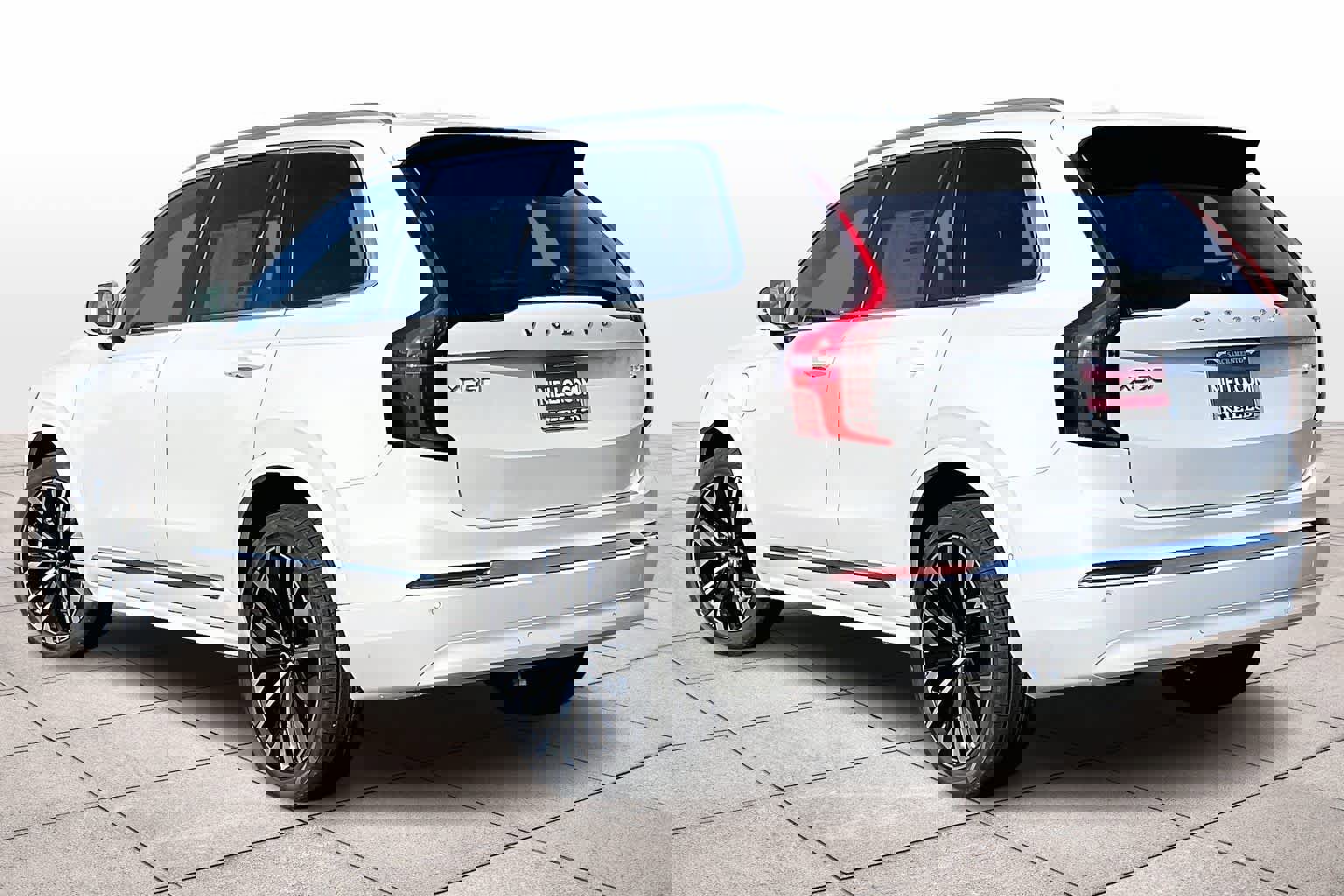 New 2026 Volvo XC90 T8 Plus image 3