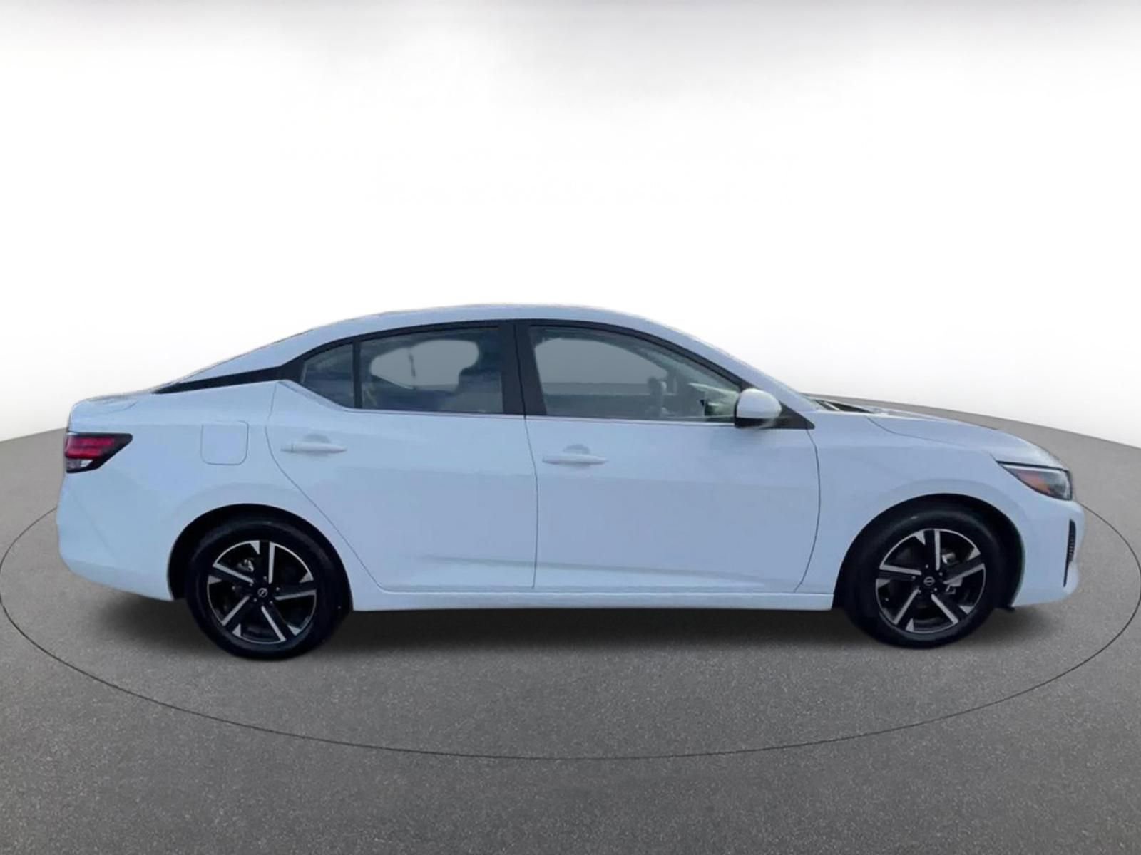 Used 2025 Nissan Sentra SV FWD image 16