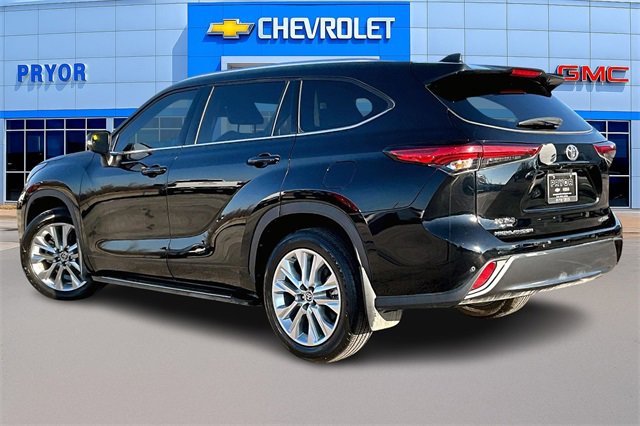 Used 2021 Toyota Highlander Limited image 4