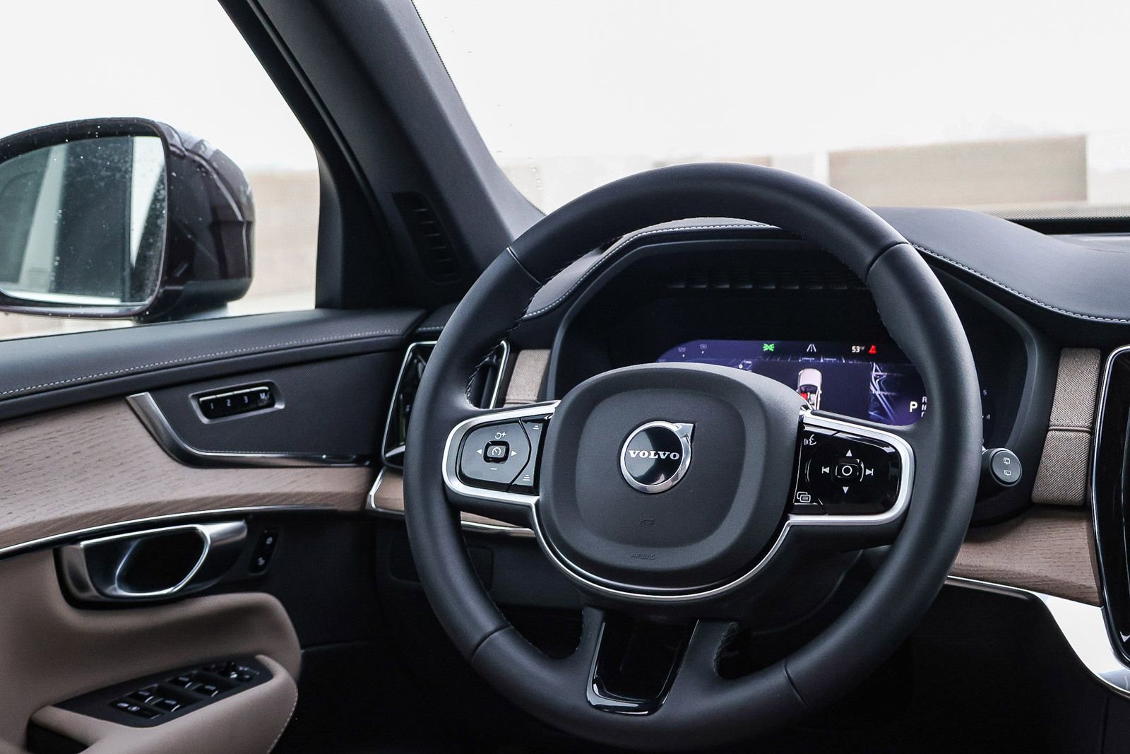 New 2025 Volvo XC90 B6 Core w/ Climate Package image 26