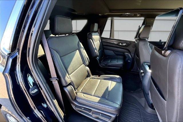 Used 2021 GMC Yukon Denali w/ Denali Premium Package AWD/4WD image 26