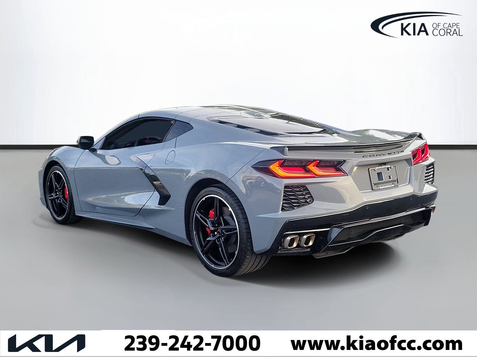 Used 2024 Chevrolet Corvette Stingray Coupe w/ 1LT RWD image 4