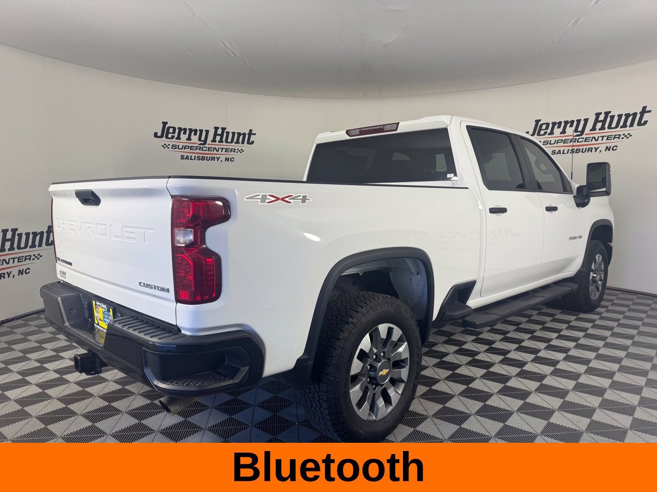 Used 2025 Chevrolet Silverado 2500 Custom AWD/4WD image 7