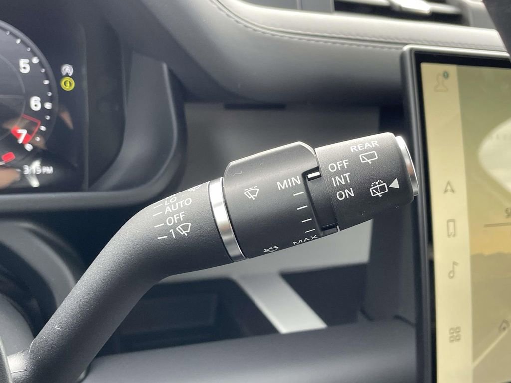 New 2026 Land Rover Defender 130 X-Dynamic SE AWD/4WD image 39